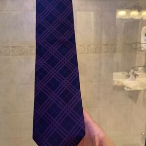 New Burberry tie (3 1/2 inch at widest)
